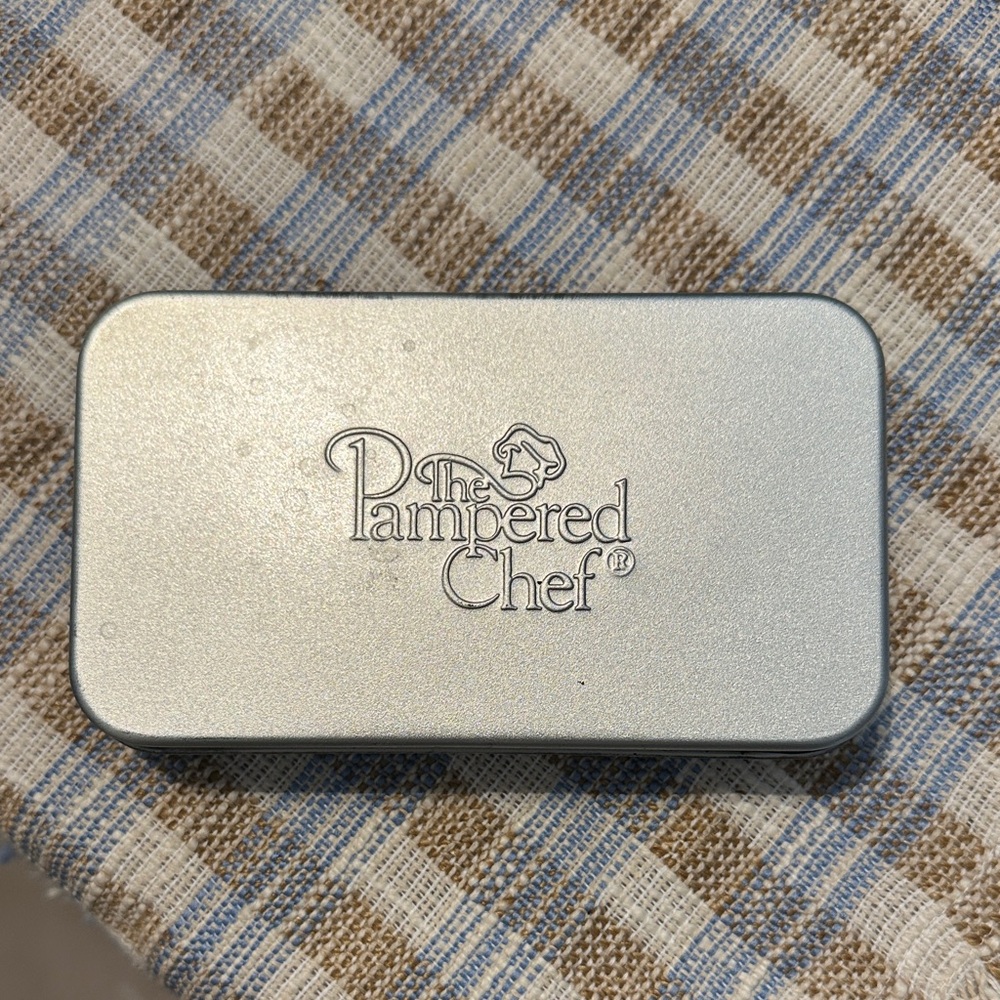 The Pampered Chef Mini Cutouts